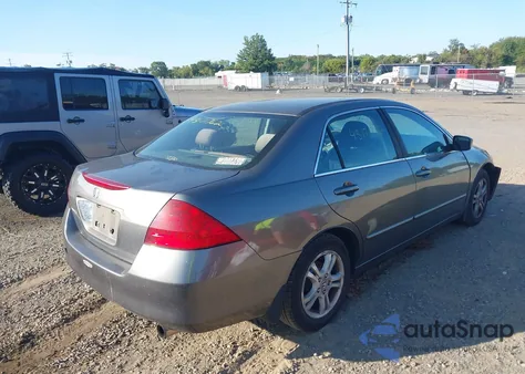 2006 Honda Accord 2.4 Ex/Ex-L With Navi from USA, damaged, VIN 1HGCM55726A130127